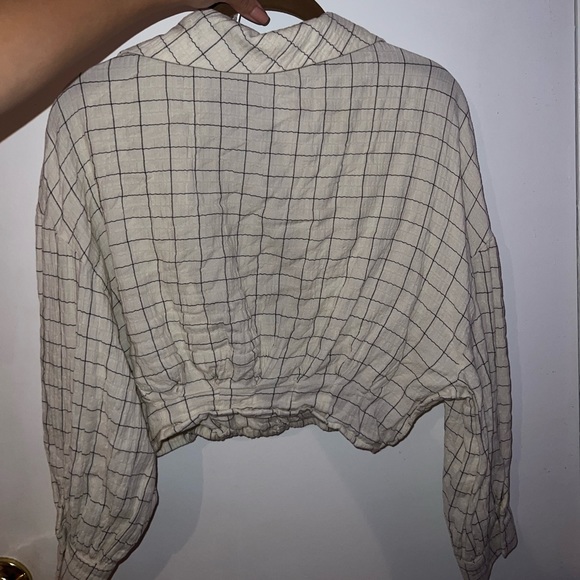 Zara trendy shirt | Long Sleeve cropped collared zara shirt - Picture 4 of 7